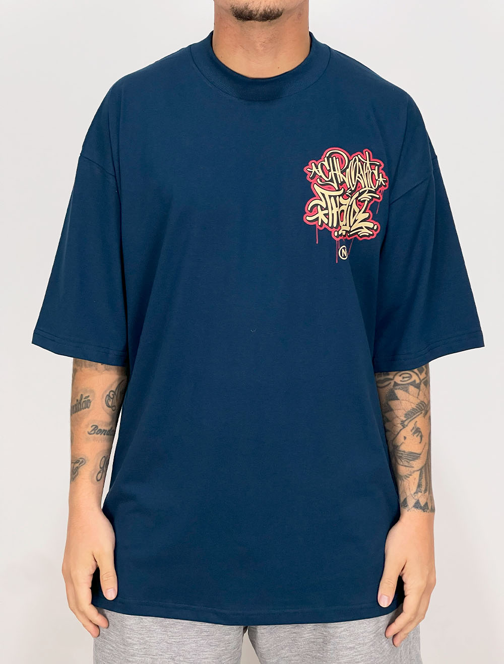 Camiseta Oversized Chronic/Thaíde Tag Streetz - Marinho