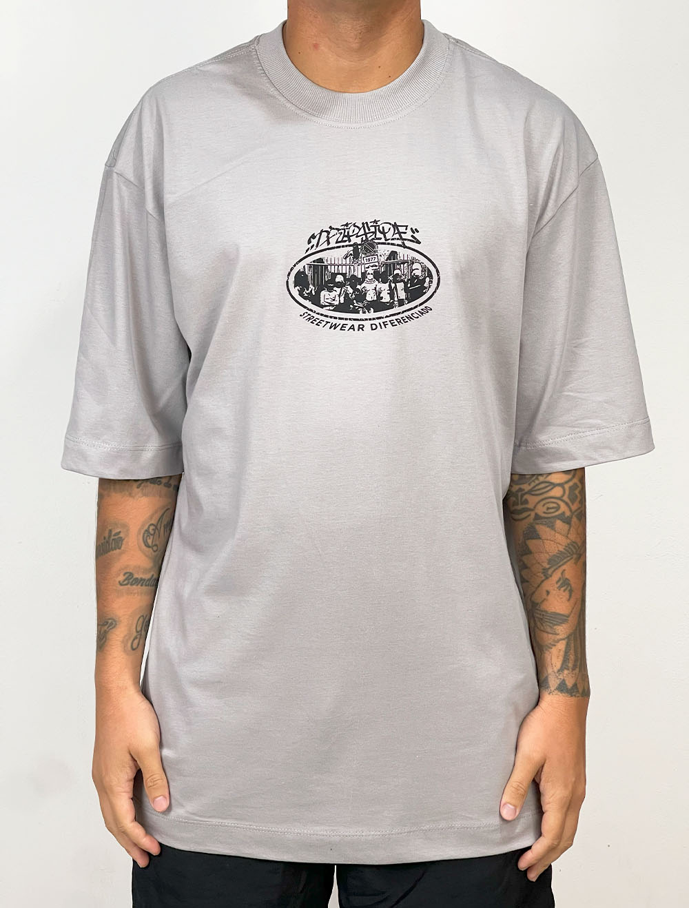 Camiseta Oversized Trip Side Gang Jail - Cinza