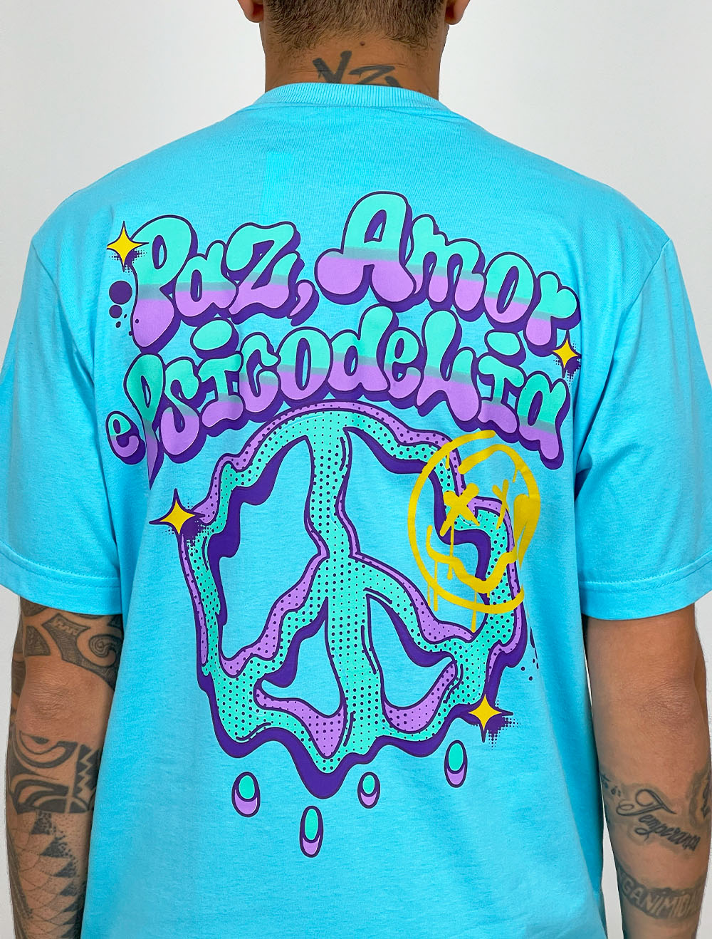 Camiseta Chronic Paz, Amor e Psicodelia Graff - Azul Água