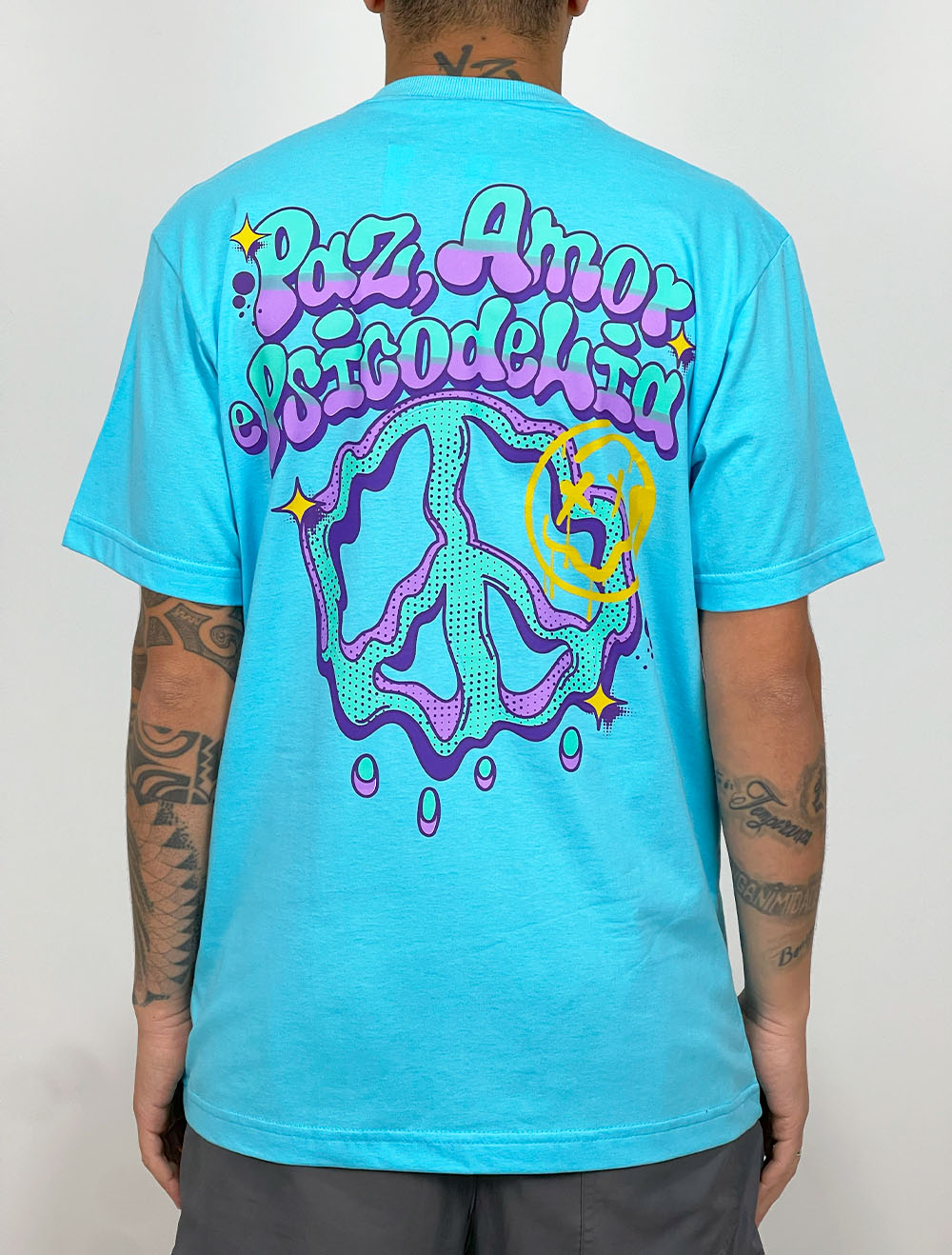 Camiseta Chronic Paz, Amor e Psicodelia Graff - Azul Água