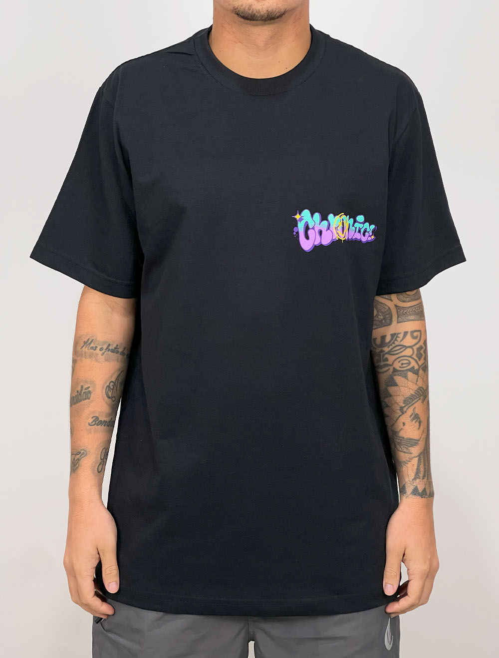 Camiseta Chronic Paz, Amor e Psicodelia Graff - Preta