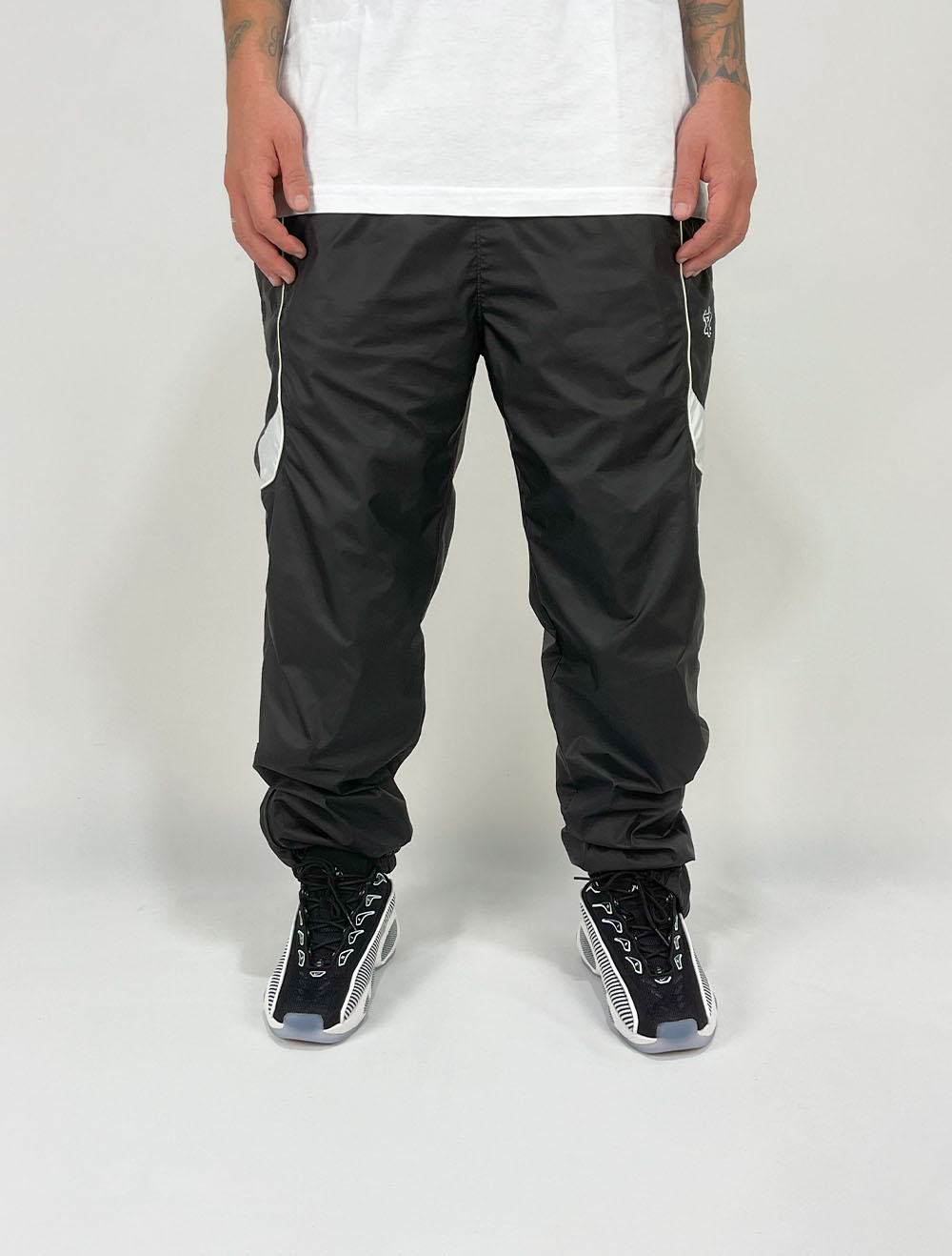 ウェア LUZ e SOMBRA TRAINING LONG PANTS LUZ e SOMBRA 2024FW | KISHISPO Kemari87 公式通販サイト