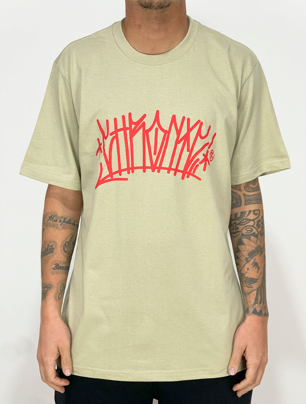 Camiseta Chronic Tag Arrow Front - Bege