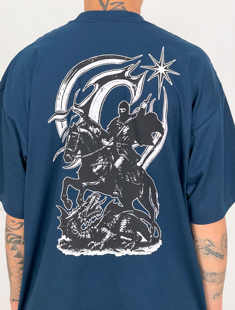 Camiseta Oversized Chronic São Jorge Oração Update - Marinho