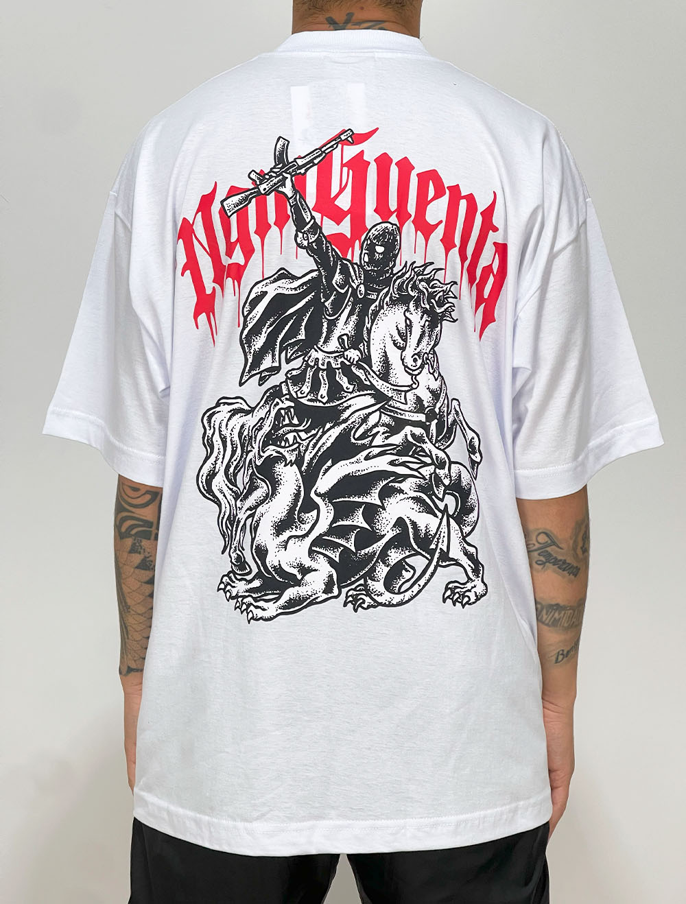 DECEMBERAY グラフィックシャツ Camiseta Oversized Chronic São Jorge Tag Caos