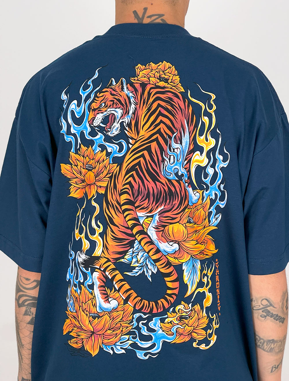 Camiseta Oversized Chronic Tigre Realismo - Marinho