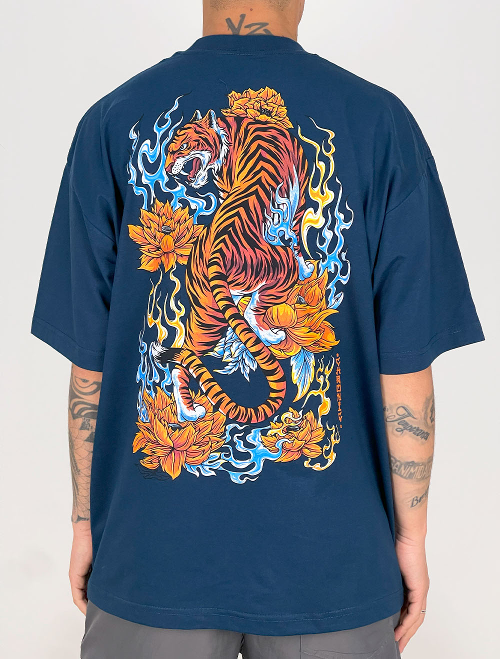 Camiseta Oversized Chronic Tigre Realismo - Marinho