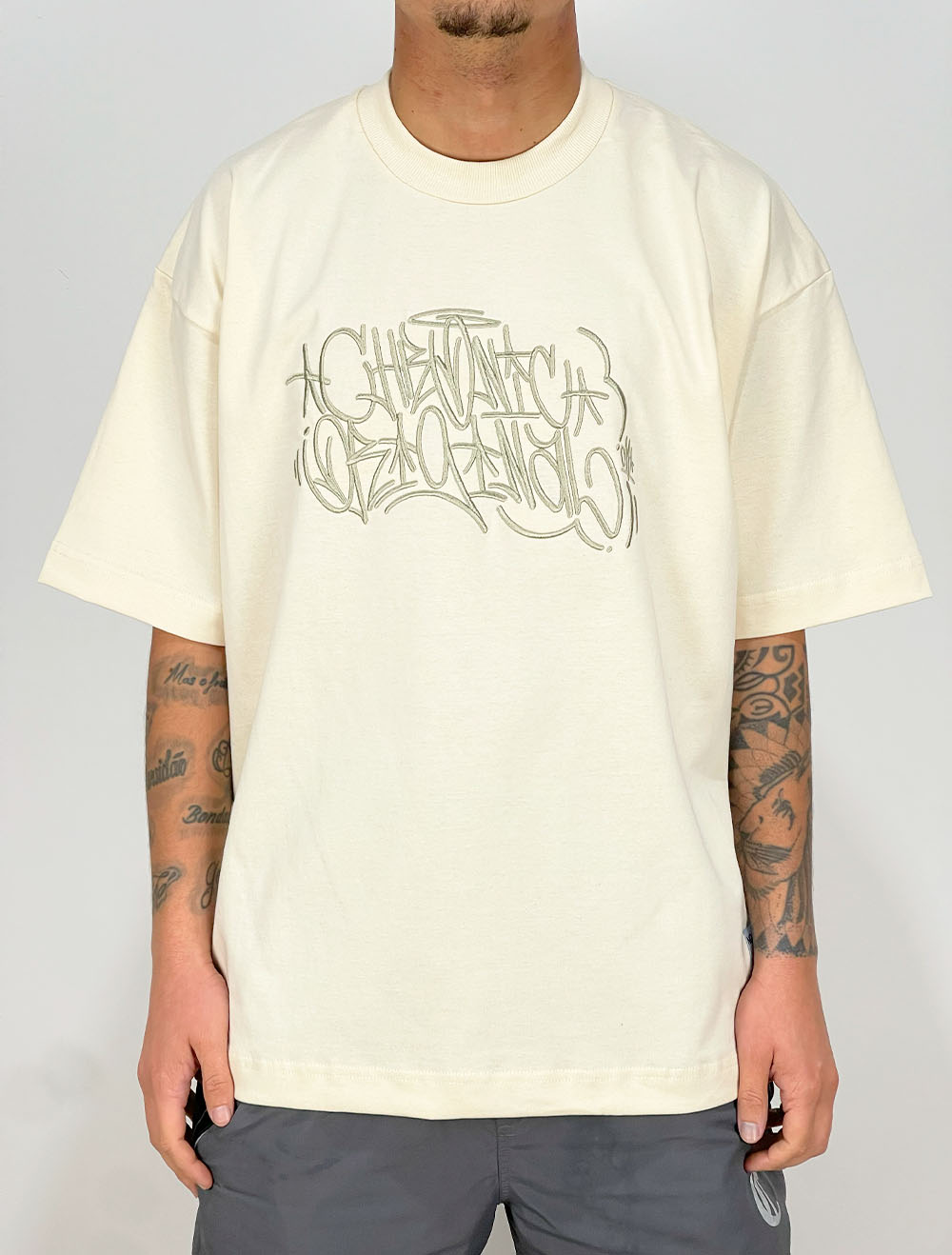 Camiseta Oversized Premium Chronic Tag Streetz Front - Creme