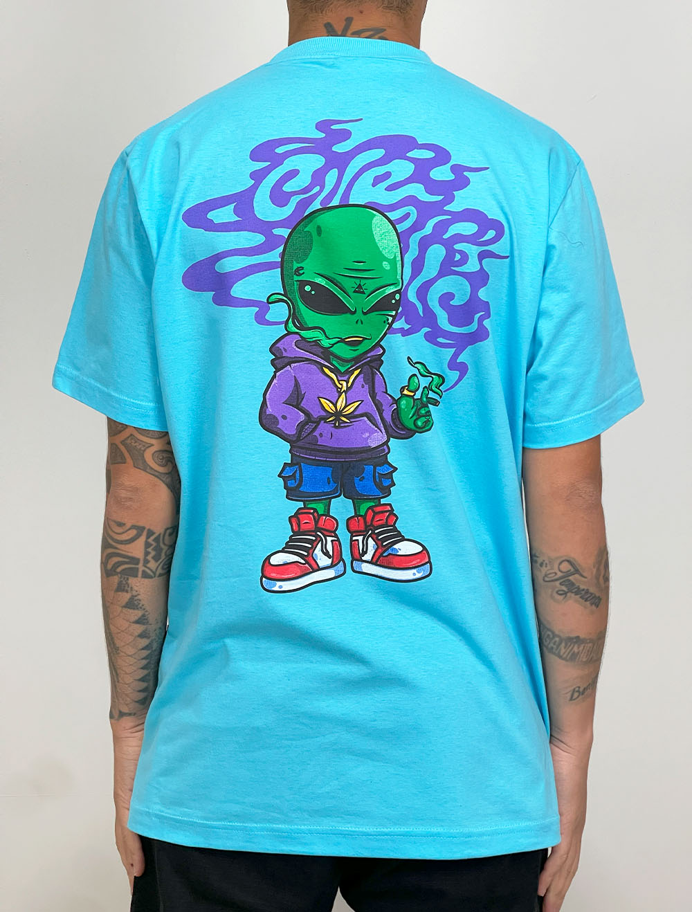 camiseta-chronic-alien-smoke-