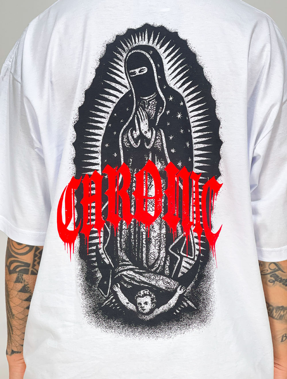 Camiseta Oversized Chronic Santa Guadalupe Shadow