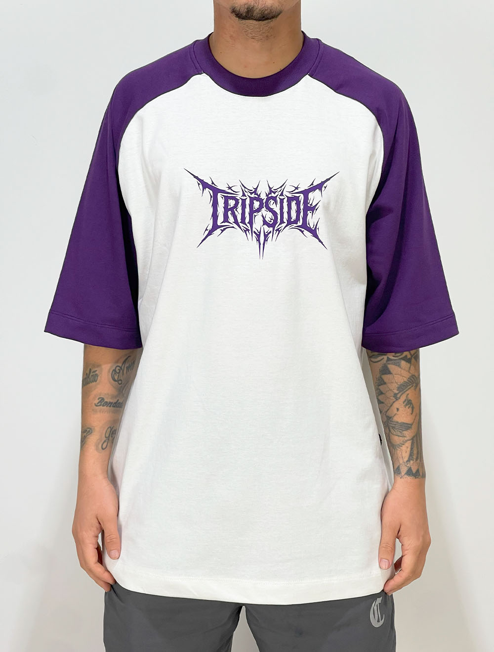 Camiseta Oversized Premium Raglan Trip Side Dark Old