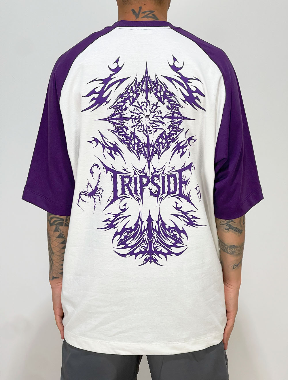 Camiseta Oversized Premium Raglan Trip Side Dark Old