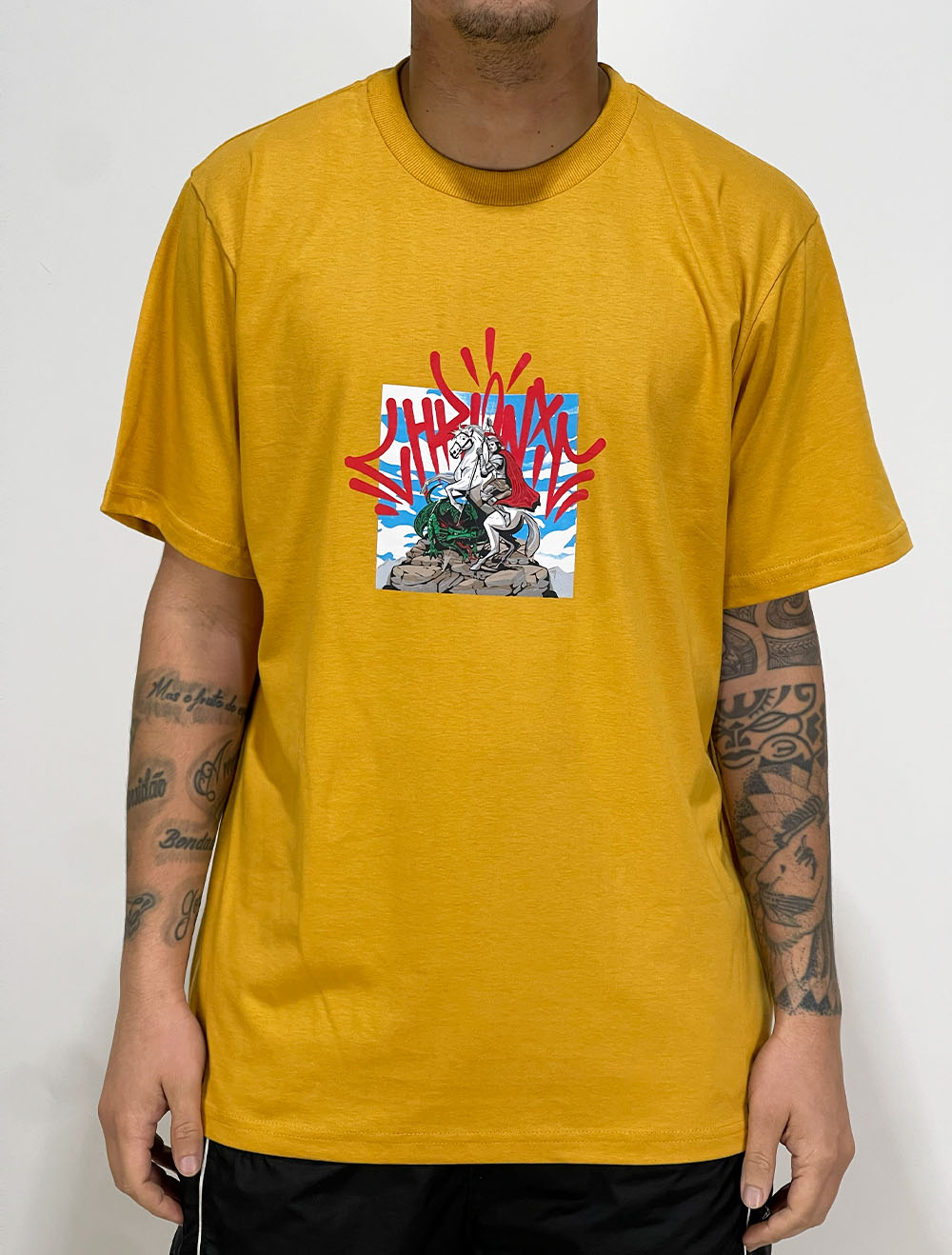 Camiseta Chronic São Jorge Front Hood Realismo Logo