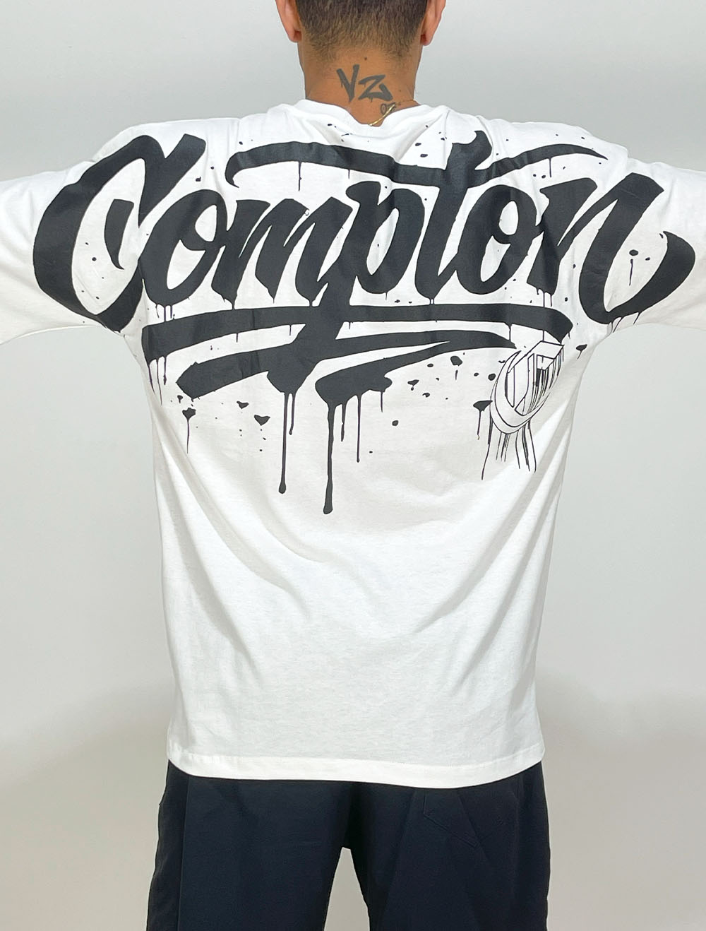 Camiseta Oversized Compton Wing Tag Ink