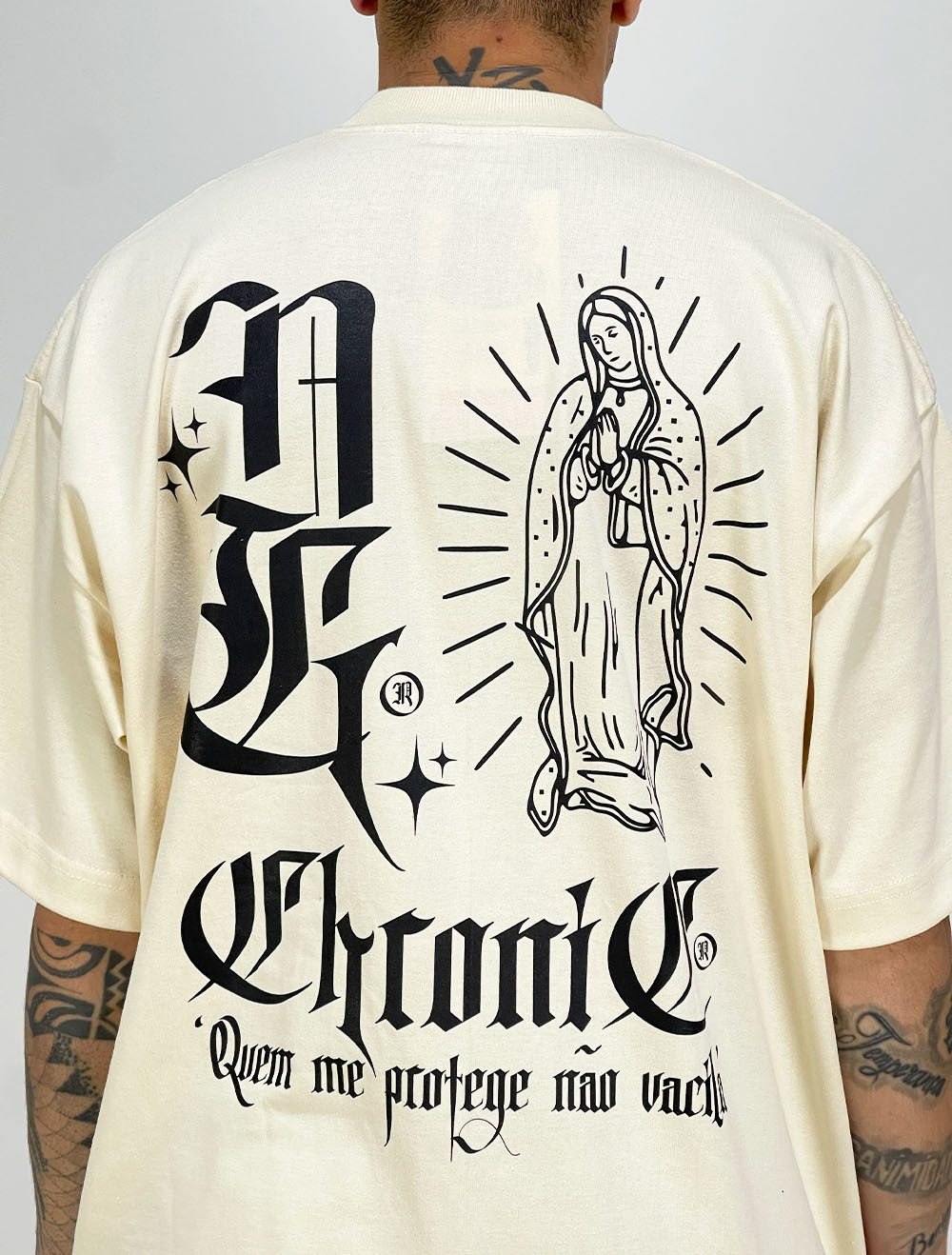 Camiseta Oversized Premium Chronic Quem me Protege não Vacila