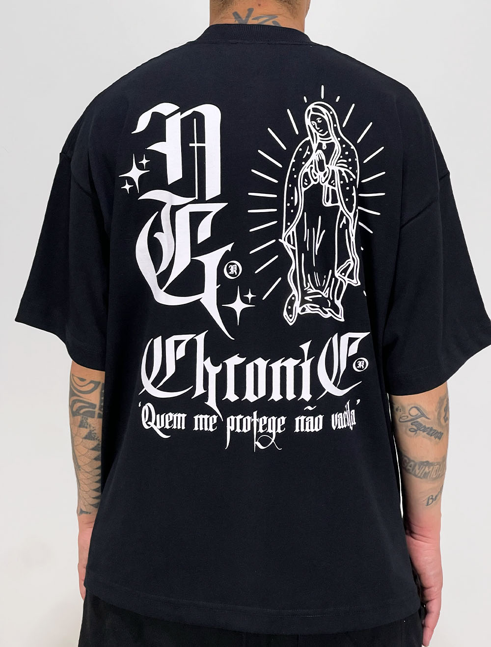 Camiseta Oversized Premium Chronic Quem me Protege não Vacila