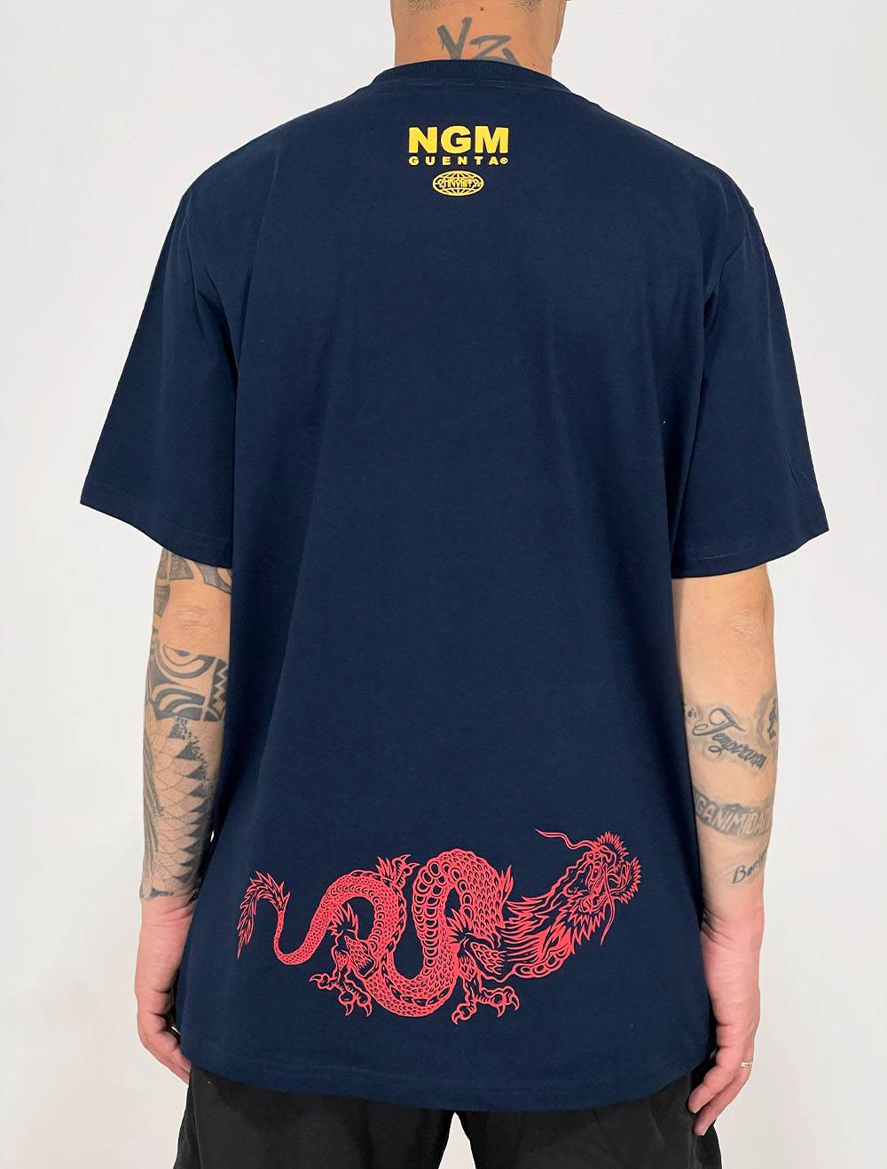 Camiseta Chronic Tag Rumble MRGNL - Azul Marinho