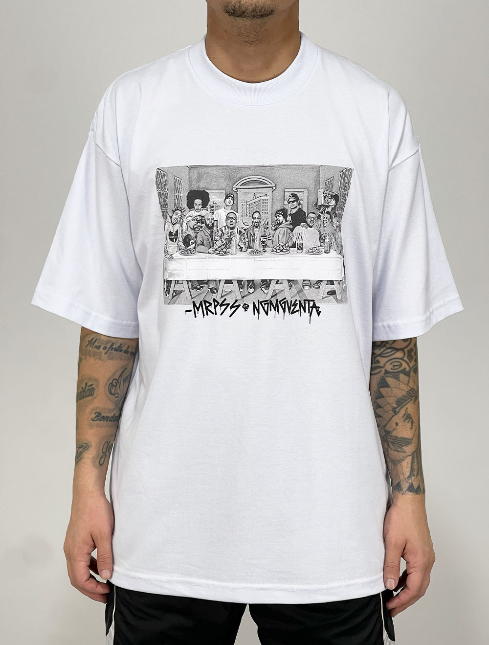 Camiseta Oversized Premium Chronic Santa Ceia Rappers - Branca