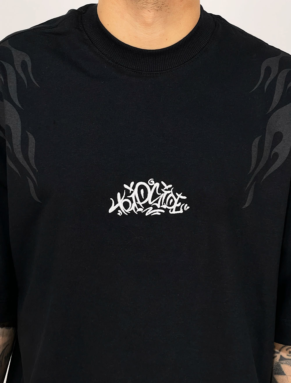 Tシャツ Camiseta Boxy Trip Side Tag Code - Preta