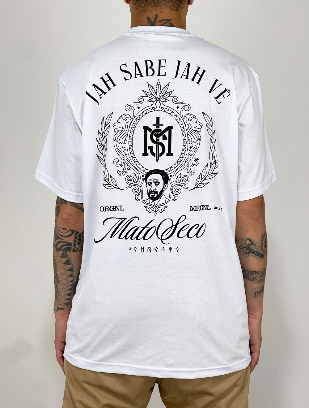 Camiseta Chronic/Mato Seco Jah Sabe, Jah Vê Logo Back - Branca