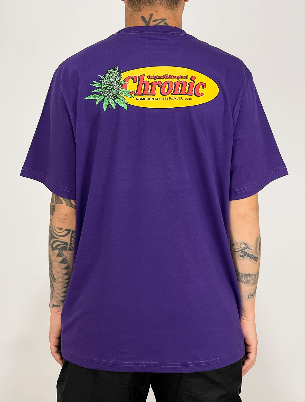 Camiseta Chronic Weed Rótulo - Roxo
