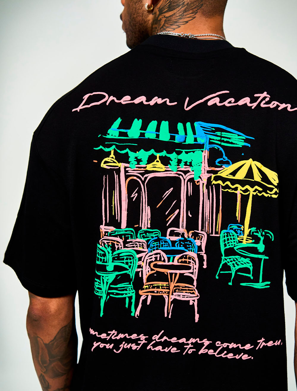 CARRY O RAMA Tee - ブラック　Lサイズ CARRY O RAMA Tee - ブラック Lサイズ 【公式通販】