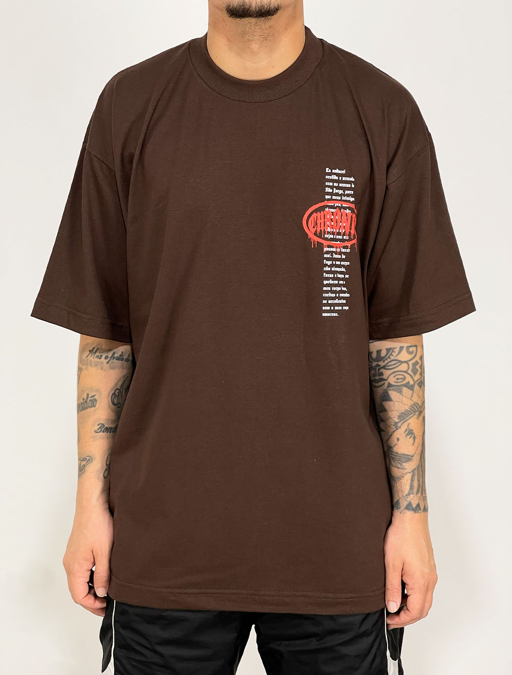 Camiseta Oversized Chronic S.J. Contra o Sistema - Marrom
