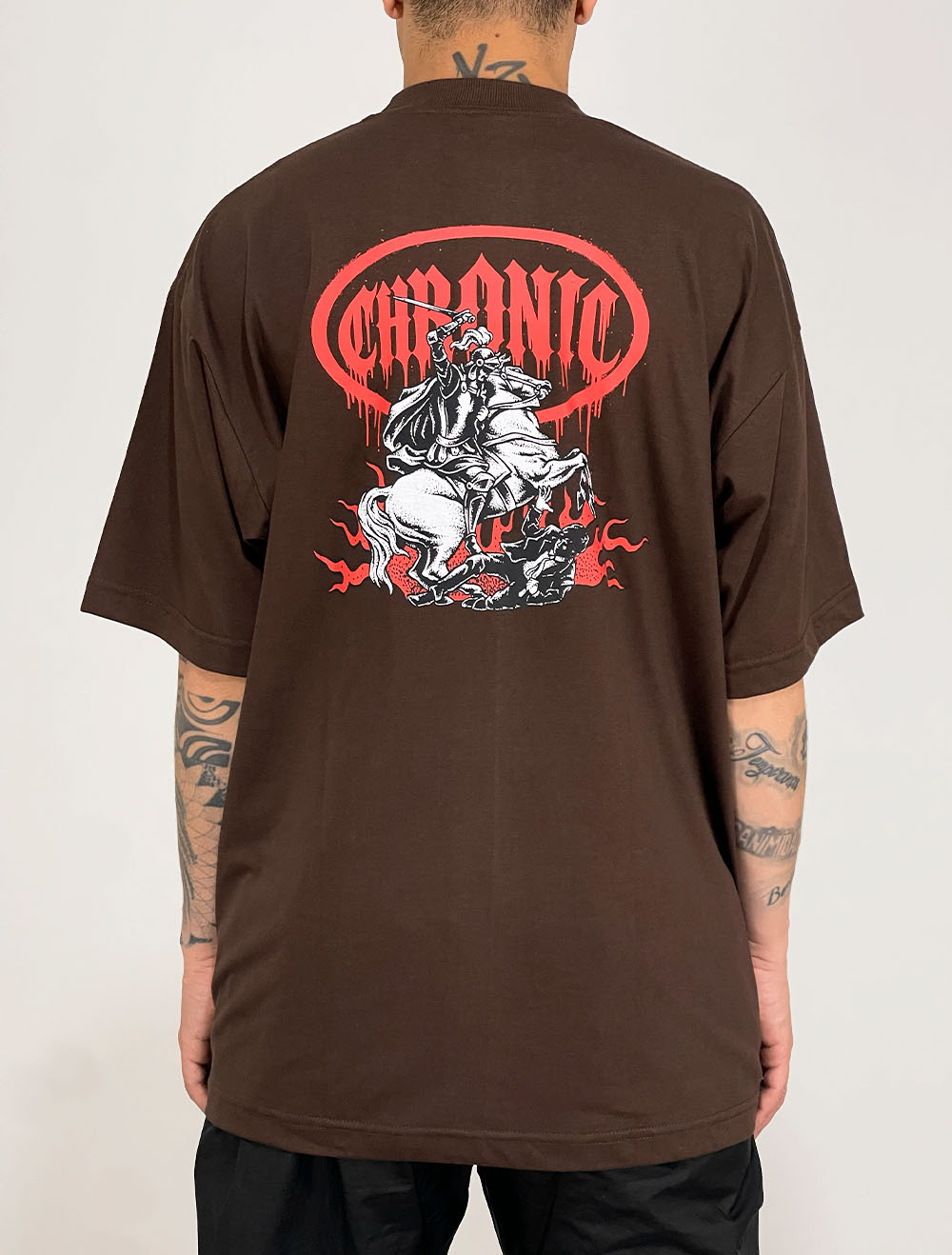Camiseta Oversized Chronic S.J. Contra o Sistema - Marrom