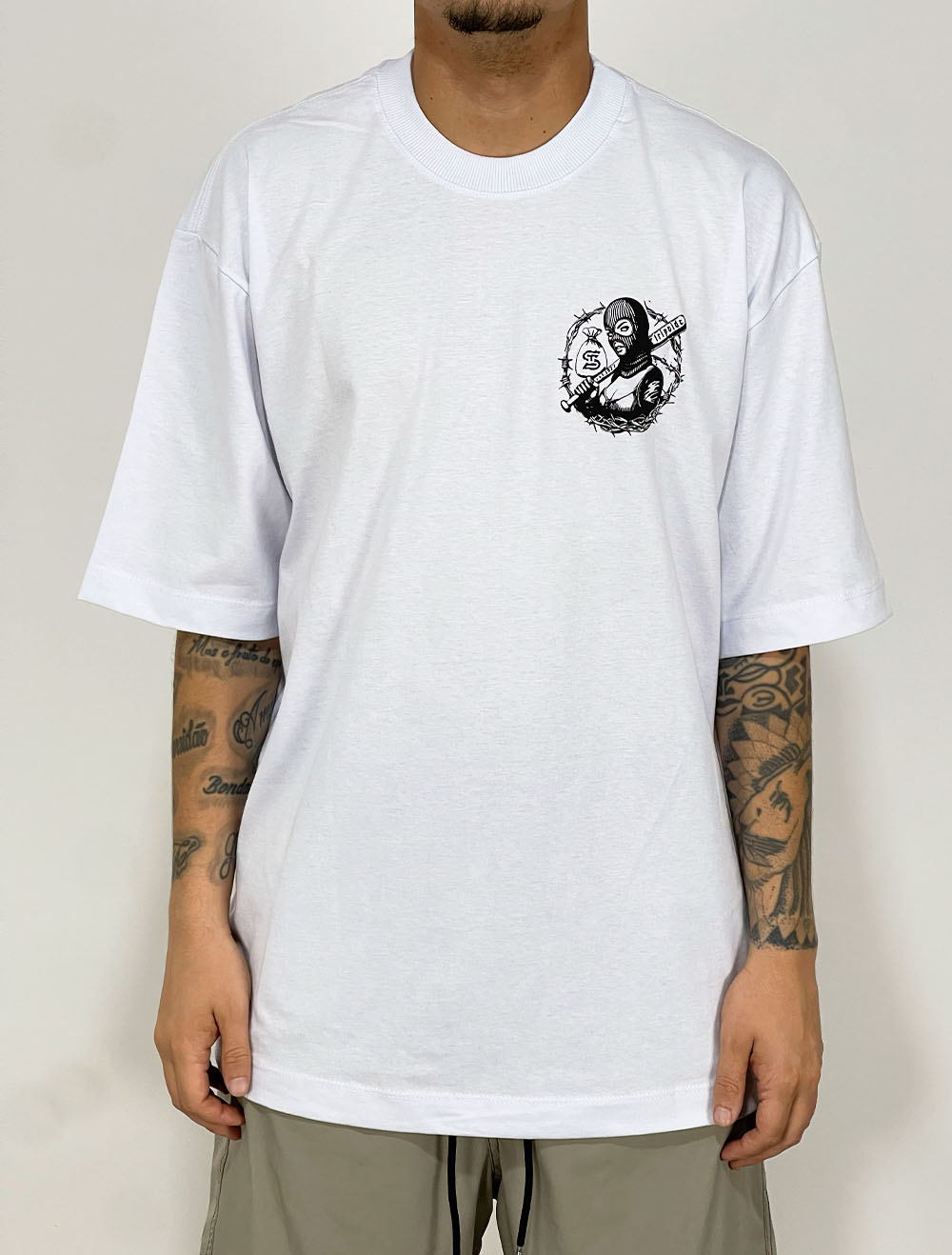 Camiseta Oversized Trip Side Gangsta Girl - Branca Camiseta Oversized Trip Side Gangsta Girl - Branca