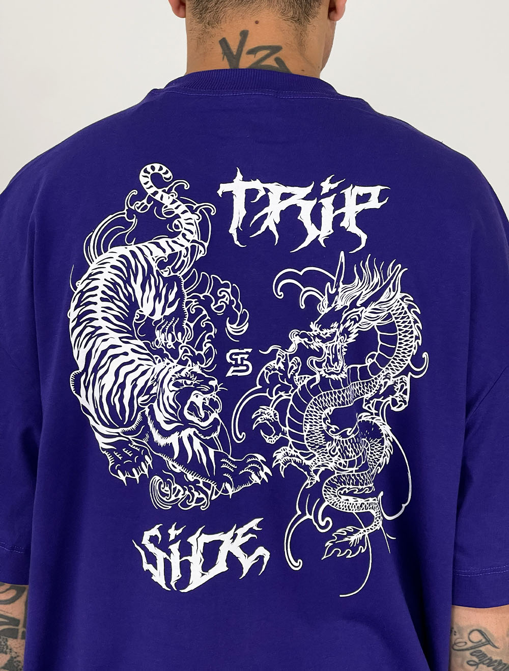 Camiseta Oversized Trip Side Tigre x Dragão Risco - Roxo