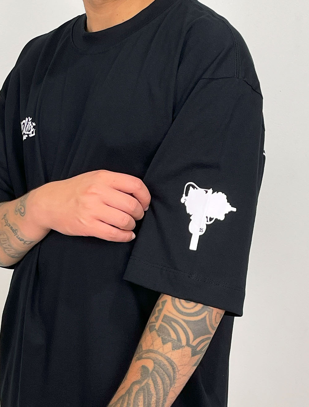 Camiseta Oversized Trip Side Uzi Multi Name - Preta