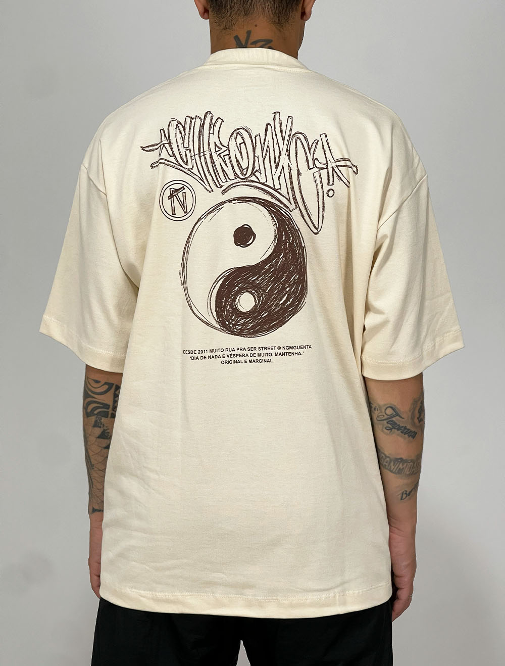Camiseta Oversized Premium Chronic Scribble Yin Yang - Creme