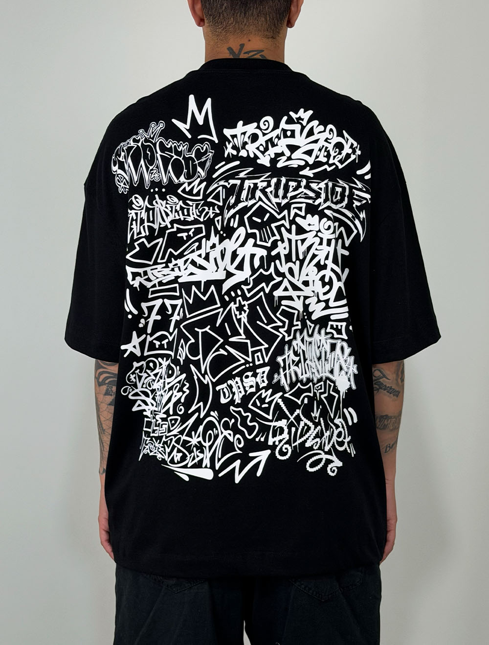 Camiseta Oversized Premium Trip Side Multi Tags - Preta