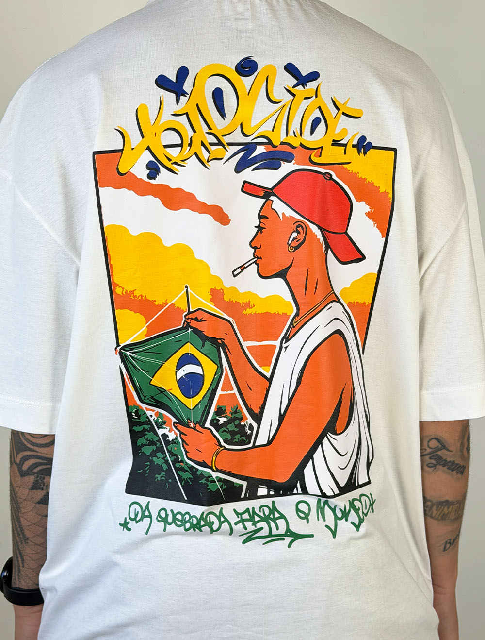 Camiseta Oversized Trip Side Da Quebrada Para o Mundo - Off White